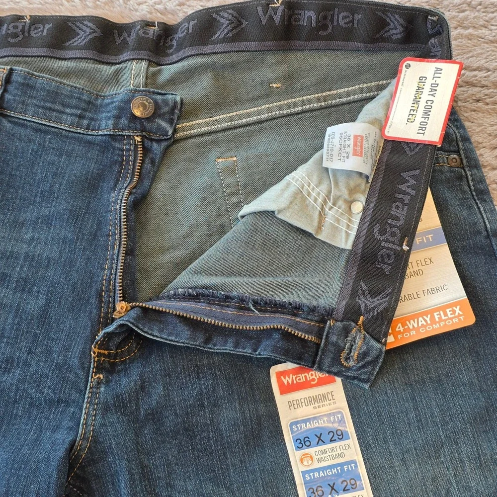NWT Wrangler Performance Series Straight Fit Jeans Mens 36x29 Blue‎ Stretch